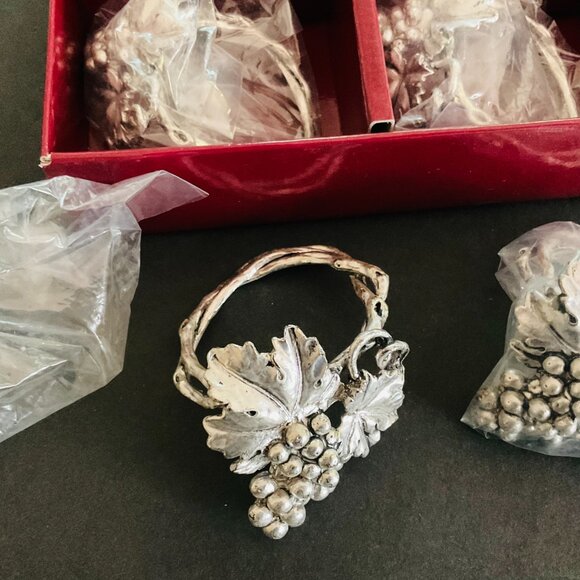 ARTHUR COURT Vintage Set of 4 "Grape" Napkin Rings NIB - Picture 5 of 8